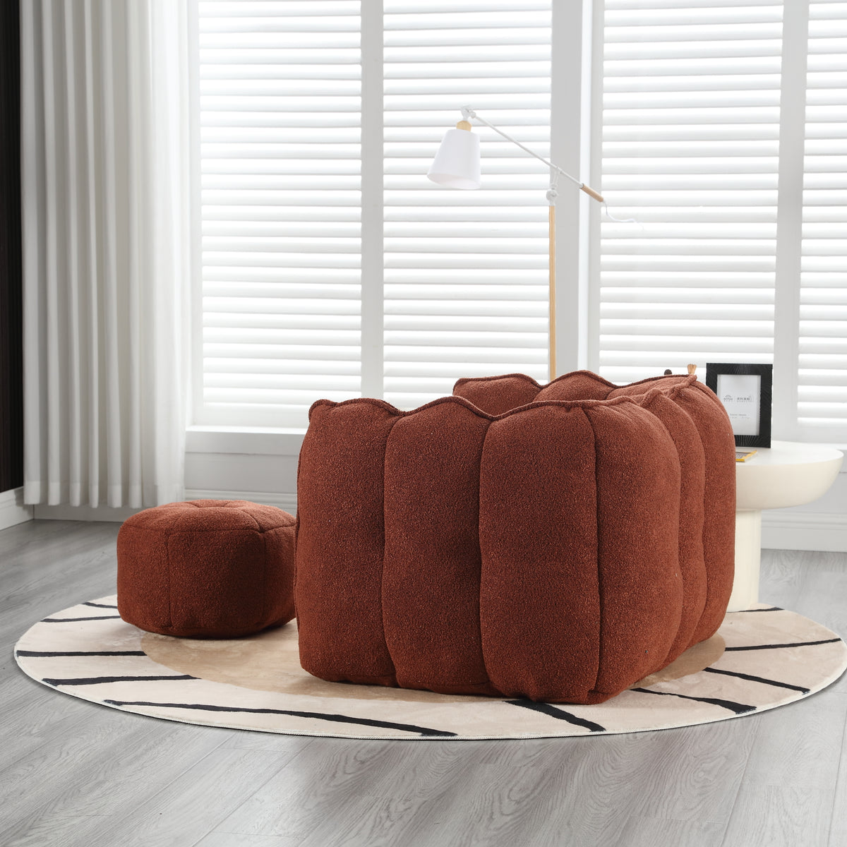 Cushy Square: Poltrona e Poggiapiedi in Schiuma Lusso
